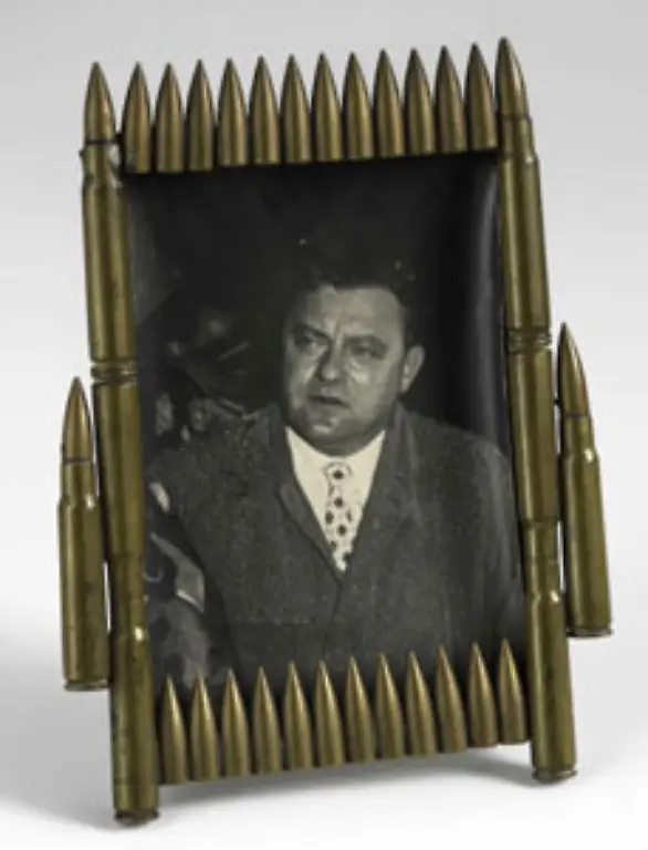 Im-Mittelpunkt-der-Affaere-stand-der-CSU-Politiker-und-damalige-Verteidigungsminister-Franz-Josef-Strauss-Der-hatte-den-Kauf-mehrerer-Kampfflugzeuge-arrangiert-Pikantes-Detail-Der-Hersteller-hatte-mit-Schmiergeldern-bei-der-Entscheidung-geholfen