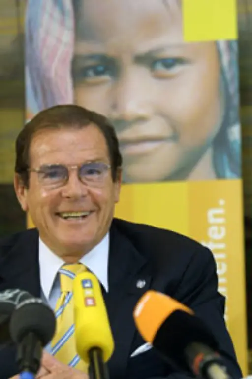 Prominente-Botschafter-sorgen-fuer-Oeffentlichkeit-hier-Roger-Moore