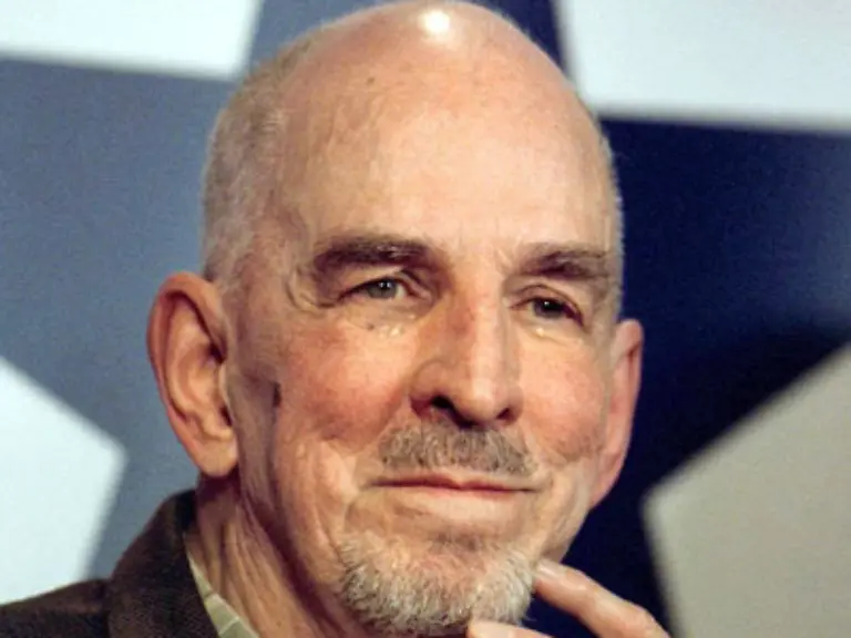 Nur-einen-Tag-spaeter-am-30-Juli-folgte-ihm-der-schwedische-Filmregisseur-Ingmar-Bergman-Er-wurde-89