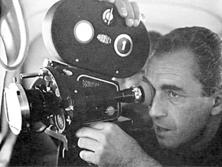 Am-selben-Tag-starb-sein-italienischer-Kollege-Michelangelo-Antonioni-hochbetagt-mit-94