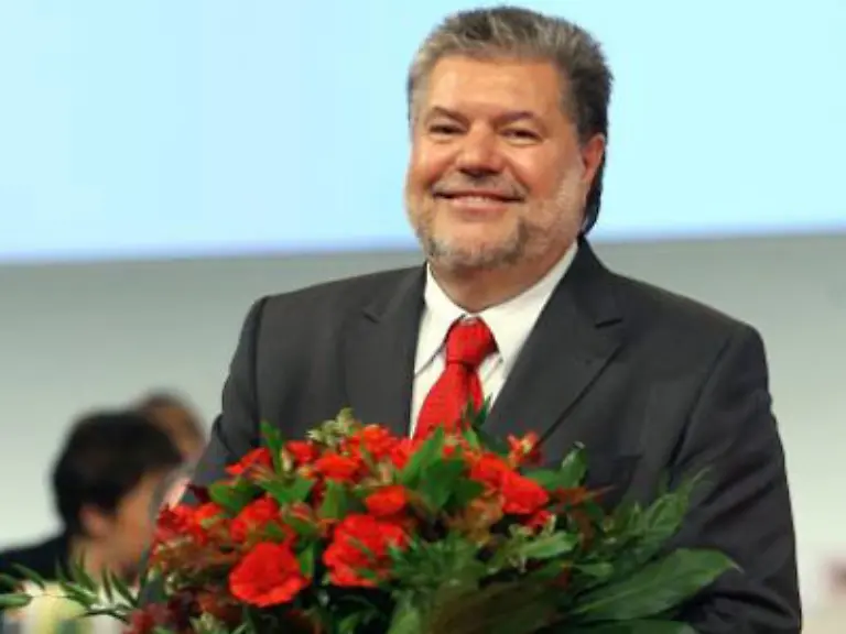 Kurt-Beck-will-die-SPD-wieder-ins-Kanzleramt-bringen-Aber-wer-soll-da-regieren-Er-selbst-Kaum-jemand-kann-sich-fuer-diese-Idee-begeistern-Andererseits-Der-Spott-der-Hauptstaedter-ueber-den-Provinzler-hat-merklich-nachgelassen