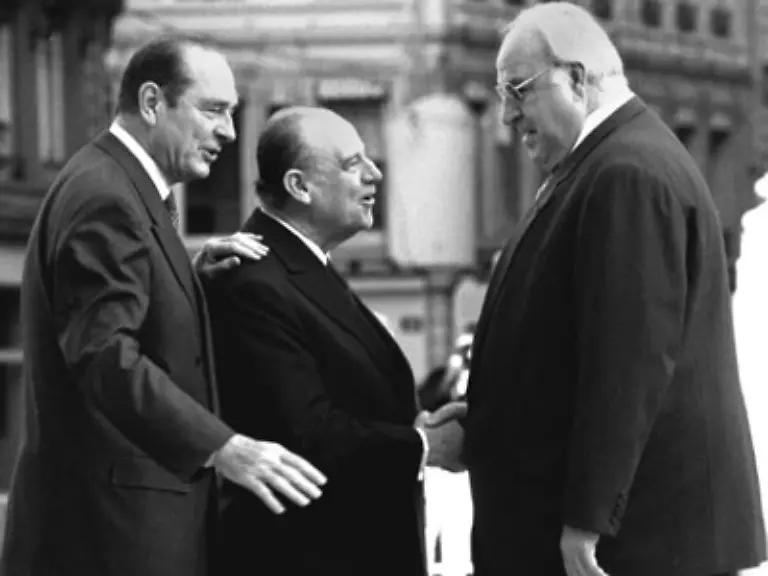 Raymond-Barre-Mitte-mit-Chirac-und-Kohl-der-ehemalige-franzoesische-Ministerpraesident-starb-am-25-August-mit-83-Jahren