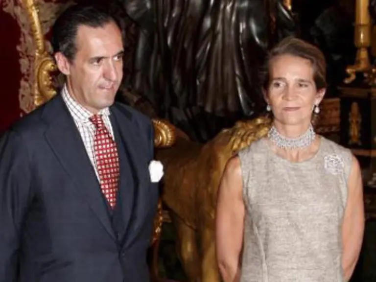 Eine-richtig-royale-Trennung-mit-hoechstwahrscheinlicher-Scheidung-steht-noch-in-Spanien-aus-Bei-Elena-und-Jaime-hat-s-schon-lange-gekriselt