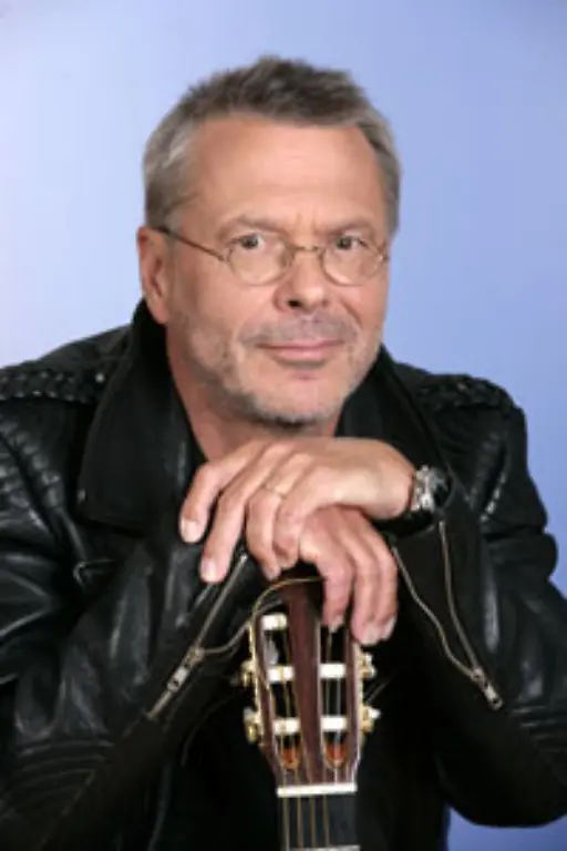 Ein-Troubadour-wie-Reinhard-Mey-geht-nicht-in-den-Ruhestand-auch-wenn-der-ewig-etwas-vertraeumte-grosse-Junge-mit-dem-immer-noch-jungenhaft-anmutenden-Gesang-am-21-Dezember-65-Jahre-alt-wird-Was-jetzt-schon-heisst-es-auf-seiner-Internetseite