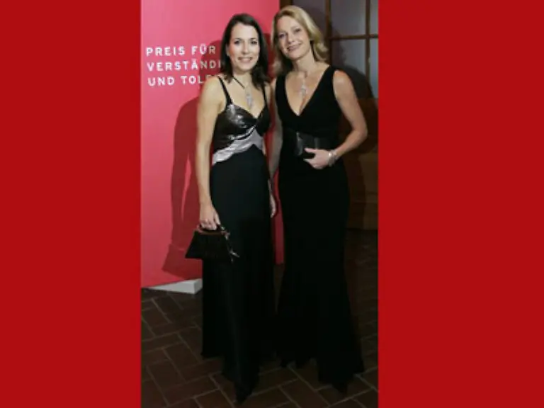 Ein-Outing-Anne-Will-und-Miriam-Meckel-sind-ein-Paar-Ach-das-wussten-Sie-bereits-Naja-jetzt-weiss-es-auch-Ihr-Nachbar