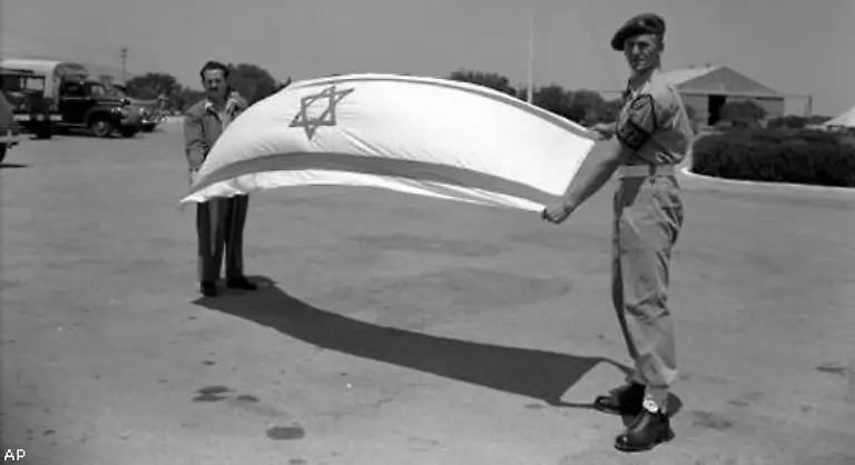 des-Staates-Israel-Bereits-die-ersten-Saetze-der-Unabhaengigkeitserklaerung-zeigen-dass-die-Geschichte-des-neuen-Staates-keineswegs-1948-beginnt-Im-Lande-Israel-entstand-das-juedische-Volk-liest-Ben-Gurion-vor