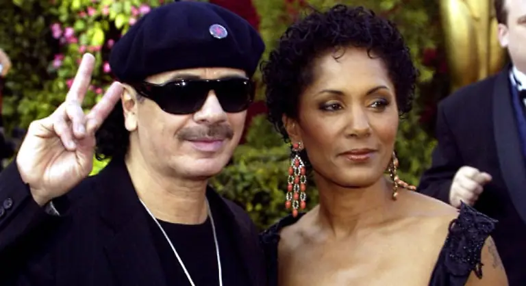 Nach-36-Ehejahren-hatte-sie-dann-doch-die-Faxen-dicke-Carlos-Santana-hat-einfach-zu-oft-Samba-pa-ti-fuer-andere-gespielt-findet-Ehefrau-Deborah-und-packte-die-Koffer