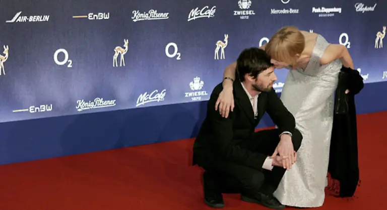 Heike-Makatsch-hat-ihr-Baby-Freund-Max-Schroeder-findet-das-zum-Niederknien