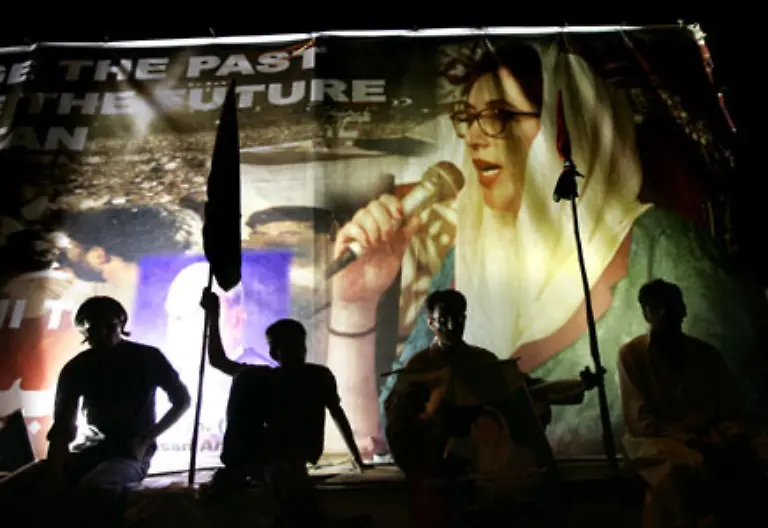 Vielen-galt-sie-als-Pakistans-Hoffnungstraegerin