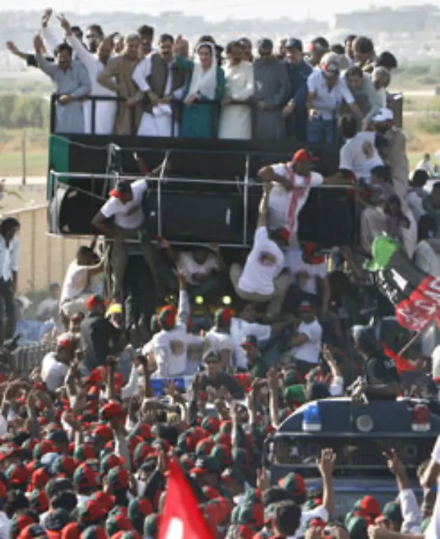 Bereits-damals-im-Oktober-2007-war-bei-dem-grossen-Empfang-in-Karatschi