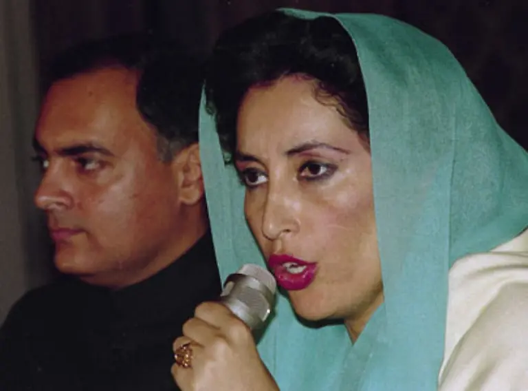 Jahrzehntelang-spielte-Benazir-was-so-viel-heisst-wie-die-Unvergleichliche-in-der-pakistanischen-Politik-eine-wichtige-Rolle