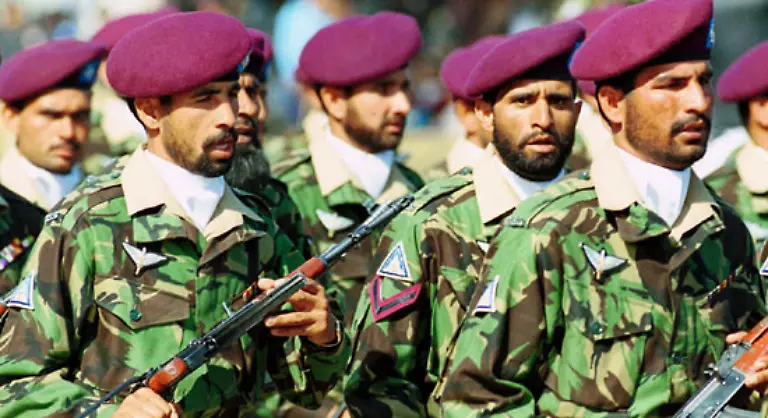 Am-5-Juli-1977-widerfuhr-ihm-was-vielen-pakistanischen-Maechtigen-widerfuhr-Er-wurde-vom-Militaer-gestuerzt