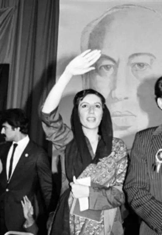 Als-mein-Vater-gestuerzt-wurde-haette-meine-Familie-nie-gedacht-dass-sie-ihn-umbringen-werden-sagte-Bhutto-einmal