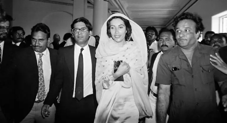 Der-Tod-des-Vaters-wurde-zu-einem-Auftrag-der-Glanz-der-Bhutto-Dynastie-sollte-wiederhergestellt-werden