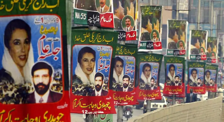 Die-Partei-machte-sie-zur-Vorsitzenden-auf-Lebenszeit-ihre-Anhaenger-verehrten-sie-gluehend