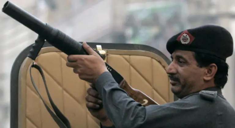 Zugleich-war-klar-dass-Bhutto-ein-grosses-Risiko-einging