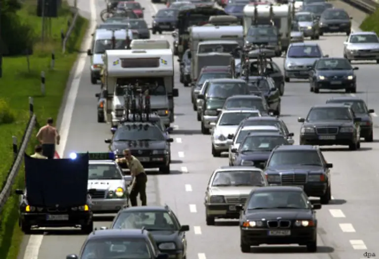 Das-sind-etwa-15-Prozent-der-gemeldeten-Fahrzeughalter-Einmal-zu-schnell-gefahren-oder-beim-Mobiltelefonieren-erwischt-und-schon-sind-Sie-dabei