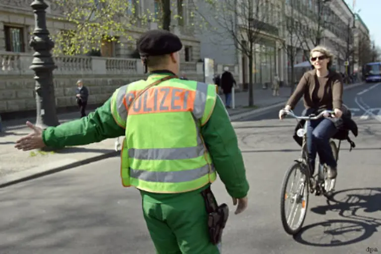 Es-kann-jeden-Verkehrsteilnehmer-treffen-auch-Fussgaenger-und-Radfahrer