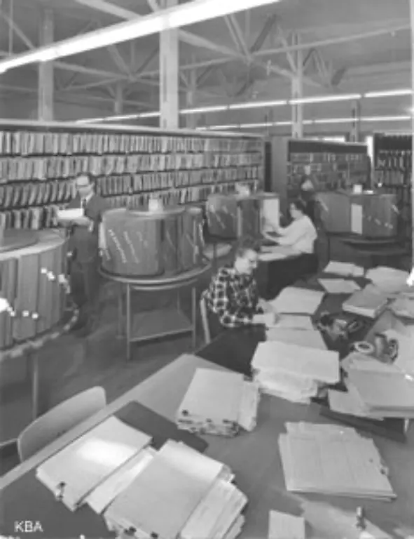 beschraenkte-sich-die-Arbeit-der-70-bis-80-Mitarbeiter-zunaechst-auf-die-Erfassung-von-entzogenen-und-versagten-Fahrerlaubnissen