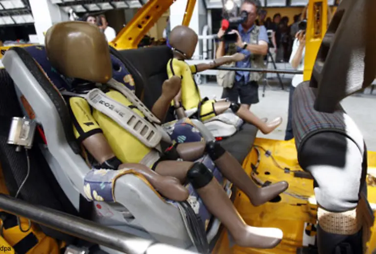 Dazu-hat-neben-den-verbesserten-Sicherheitsaspekten-in-der-Fahrzeugentwicklung