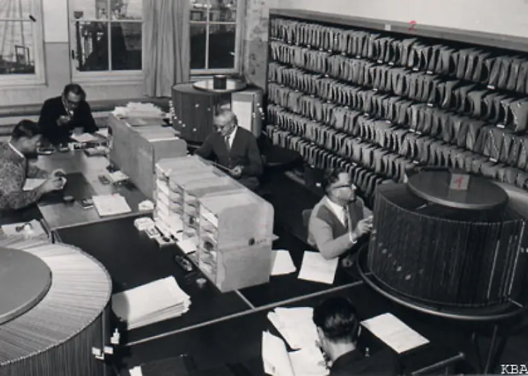 Insbesondere-das-Punktesystem-entfaltet-im-Strassenverkehr-seit-1974-seine-praeventive-Wirkung-Das-bundesweit-zentral-gefuehrte-Register-folgte-auf-unverbindliche-regional-uneinheitliche-Richtlinien-fuer-die-Behandlung-von-Mehrfachtaeter