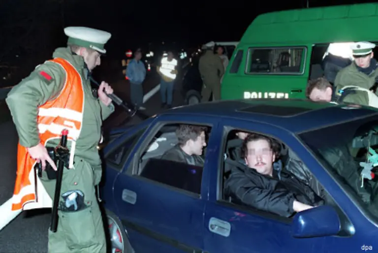 Doch-aufgepasst-Bei-Anzeichen-von-Fahrunsicherheit-und-im-Falle-eines-Unfalls-gelten-schon-0-3-Promille-als-strafbar-Die-Folge-sind-nicht-nur-sieben-Punkte-in-Flensburg-sondern-auch-eine-Geld-oder-gar-Freiheitsstrafe