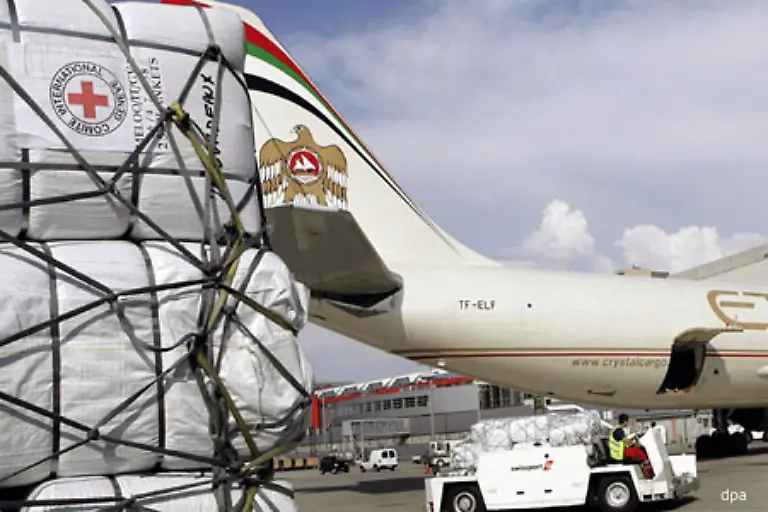 Internationale-Hilfe-laeuft-an-Lebensmittel-werden-in-die-Krisenregion-transportiert