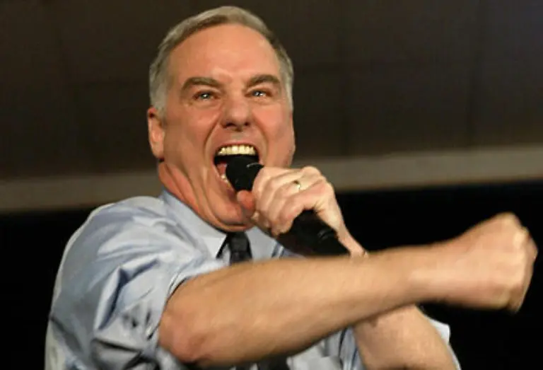 Doch-die-zentralen-Entscheidungen-duerften-dann-laengst-gefallen-sein-2004-etwa-war-Howard-Dean-Favorit-bei-den-Demokraten