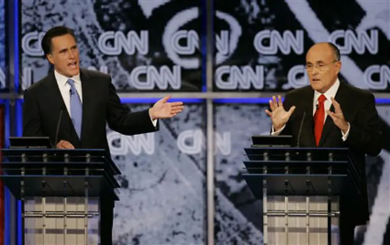 In-diese-Kerbe-schlug-der-rechtskonservative-Romney-in-einer-TV-Debatte-Seinen-Mitbewerber-beschimpfte-er-als-Hillary-Clinton-der-Republikaner