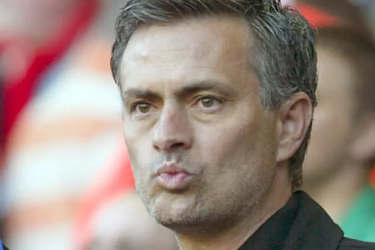 Prominentester-Name-am-freien-Markt-ist-Ex-Chelsea-Coach-Jos-Mourinho-Der-Portugiese-ist-zurzeit-arbeitslos-zudem-von-sich-selbst-aeusserst-ueberzeugt-Damit-passt-er-wohl-zu-den-Bayern-wie-kein-anderer
