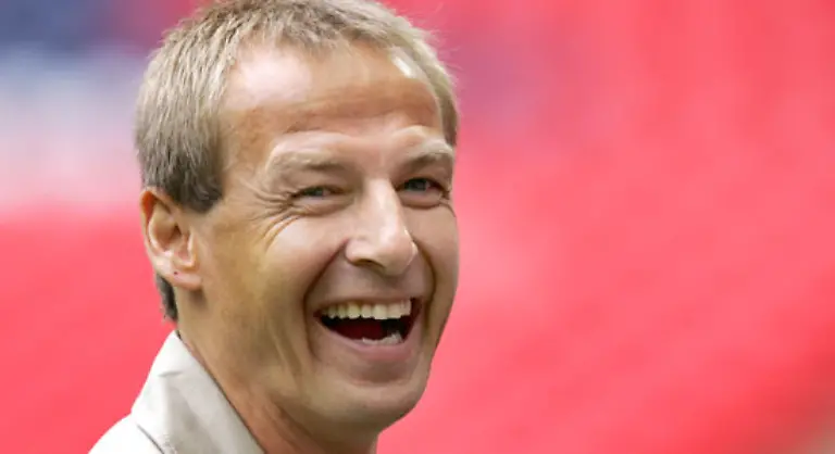 Als-heisser-Anwaerter-gilt-auch-Juergen-Klinsmann-Experten-sind-sich-jedoch-einig-dass-die-Chancen-den-Ex-Bundestrainer-zurueck-ins-kalte-Deutschland-zu-holen-eher-gering-sind