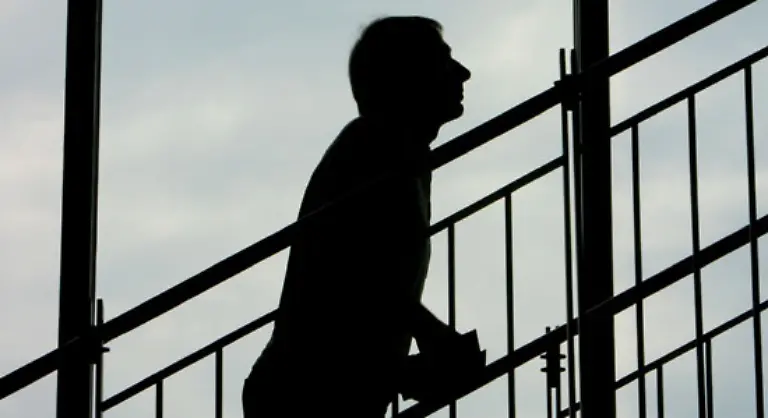 Immerhin-bei-den-Fans-liegt-er-ganz-oben-In-einer-Umfrage-der-Sport-Bild-sprachen-sich-knapp-30-Prozent-der-Befragten-fuer-den-43-Jaehrigen-aus-der-von-1995-bis-1997-als-Profi-beim-FC-Bayern-unter-Vertrag-war