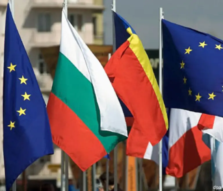 Seitdem-sind-auch-Rumaenien-und-Bulgarien-als-26-und-27-Mitgliedstaat-in-die-Europaeische-Union-aufgenommen