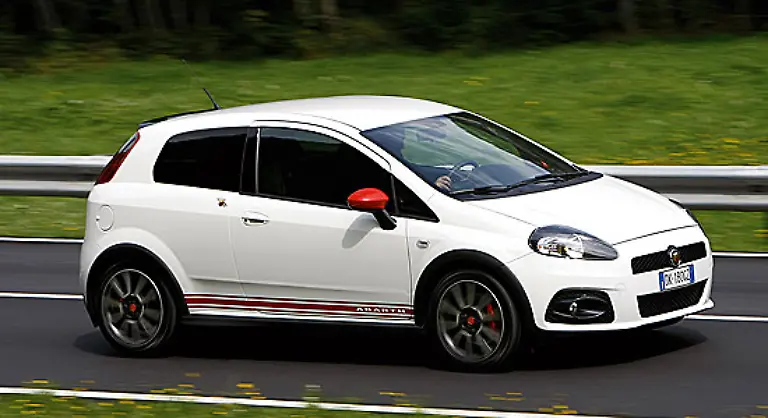 Abarth-ein-in-Italien-lebender-Oesterreicher-trimmte-in-den-50er-und-60er-Jahren-die-Modelle-von-Fiat-Simca-und-Alfa-Romeo-auf-Renntauglichkeit-Der-Grande-Punto-Abarth-leistet-155-PS