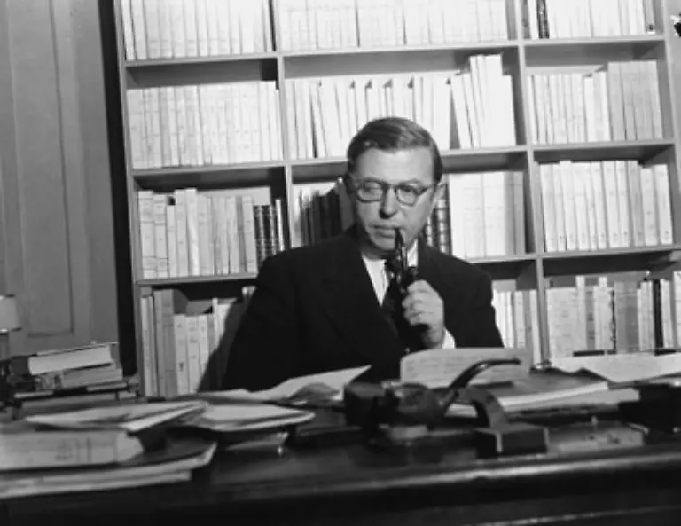 Den-zweieinhalb-Jahre-aelteren-Kommilitonen-Sartre-lernt-Beauvoir-gegen-Ende-des-Studiums-kennen-und-lieben