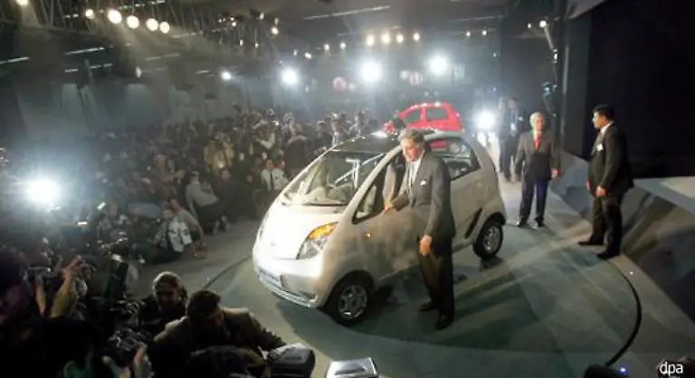 Der-Tata-Nano-ist-total-ultra-vor-allem-ultrabillig-hat-aber-trotz-der-geringen-Anschaffungskosten-nicht-nur-Vorteile