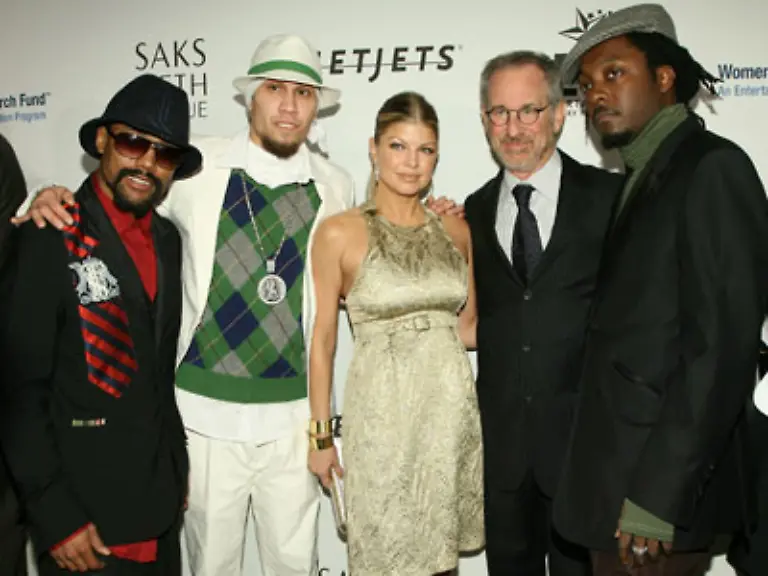 und-kam-2003-zu-den-Black-Eyed-Peas-die-bereits-seit-1989-zusammenwaren