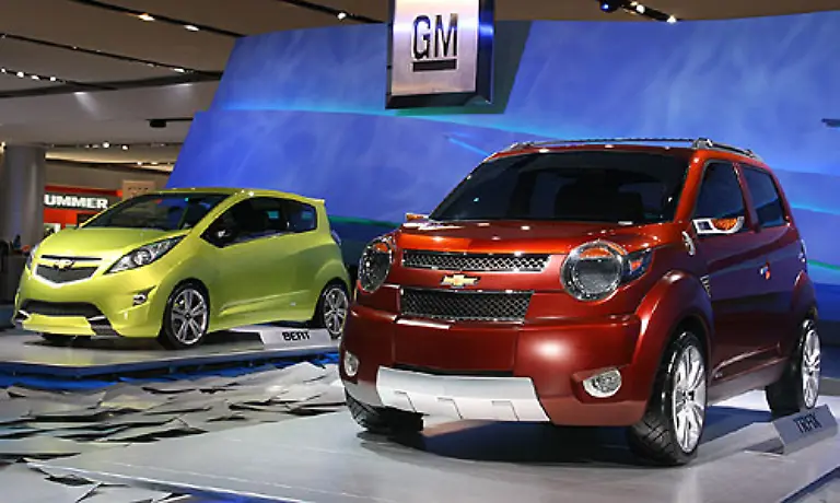 Chevrolet-Beat-und-Trax-Strassenkreuzer-ad-die-Studien-Beat-und-Trax-zeigen-alternative-Kleinwagen-Ideen-von-General-Motors
