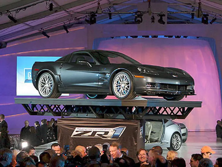 Die-North-American-International-Auto-Show-2008-oeffnete-am-13-Januar-in-Detroit-ihre-Pforten-Im-Herzen-des-Auto-Mekkas-der-USA-treffen-sich-die-Hersteller-zum-traditionellen-Jahresauftakt-General-Motors-legte-schon-einen-Tag-vor-Eroeffnung-mit-einem-Style-Event-los