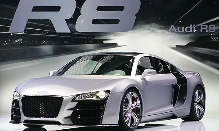 Audi-praesentiert-mit-dem-R8-TDI-den-ersten-Super-Sportwagen-mit-Diesel-Antrieb-Mit-einem-gigantischen-Drehmoment-von-1000-Newtonmeter-und-500-PS-zeigt-das-V12-Aggregat-was-ein-Diesel-Motor-zu-leisten-im-Stande-ist