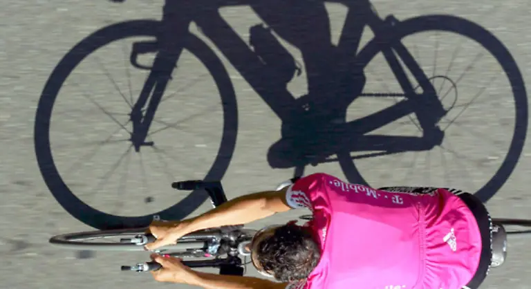 Die-GfdS-macht-besonders-auf-die-Dopingvorkommnisse-und-Dopinggestaendnisse-im-Rahmen-der-diesjaehrigen-Tour-de-France-aufmerksam-die-denn-auch-als-Tour-de-Farce-bezeichnet-worden-ist