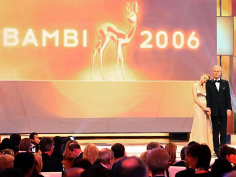 Als-sie-kuerzlich-fern-der-Heimat-der-kleine-Hunger-packte-bei-der-Bambi-Verleihung-um-genauer-zu-sein