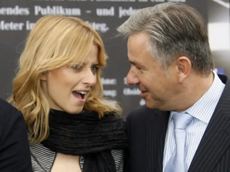 und-natuerlich-auch-vom-Regierenden-Buergermeister-der-schliesslich-das-Schlagwort-Berlin-ist-arm-aber-sexy-praegte