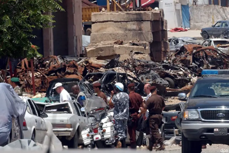 Insgesamt-starben-bei-dem-Attentat-in-der-libanesischen-Hauptstadt-Beirut-am-14-Februar-2005-23-Menschen
