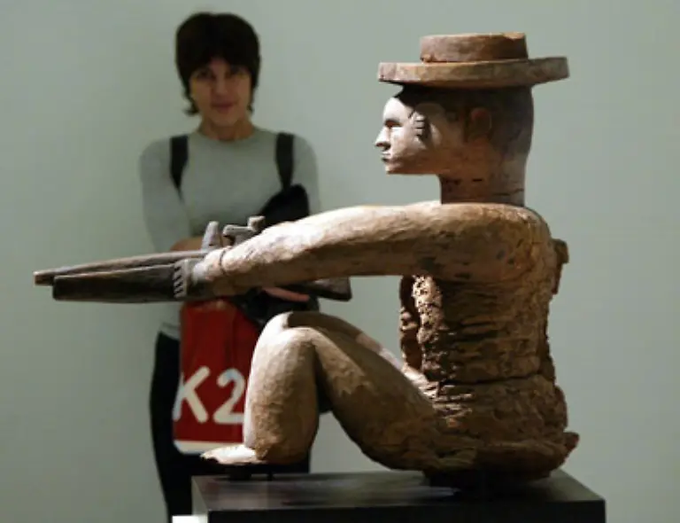 Es-folgten-Reisen-nach-Paris-und-Amsterdam