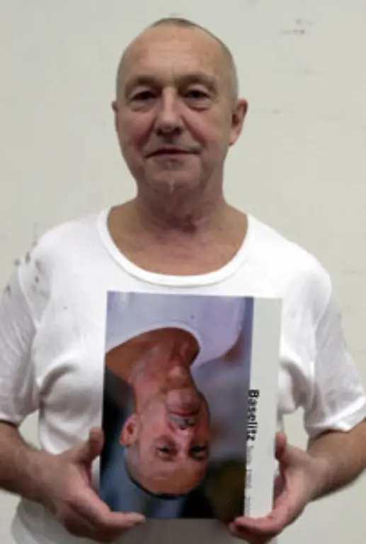 Die-Kunstwelt-ueberraschte-er-zudem-mit-Gemaelden