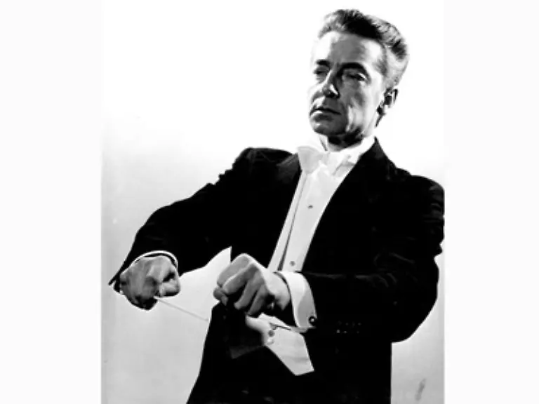 Der-leidenschaftliche-Motorsportler-Flieger-Skifahrer-und-Bergwanderer-Karajan-der-in-seinen-spaeteren-Jahren-von-schweren-koerperlichen-Leiden-gezeichnet-war-hatte-einen-Traum-wie-er-mal-sterben-wollte