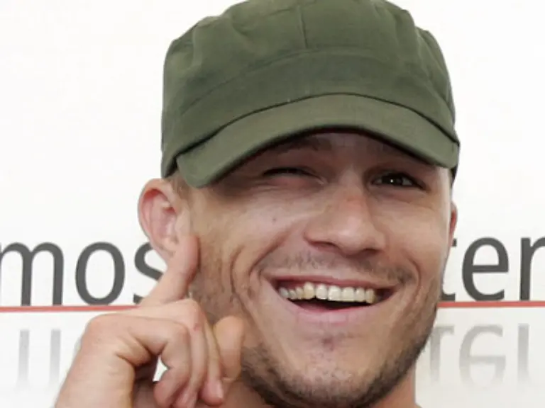 Darin-spielt-er-an-der-Seite-von-Christian-Bale-den-Joker