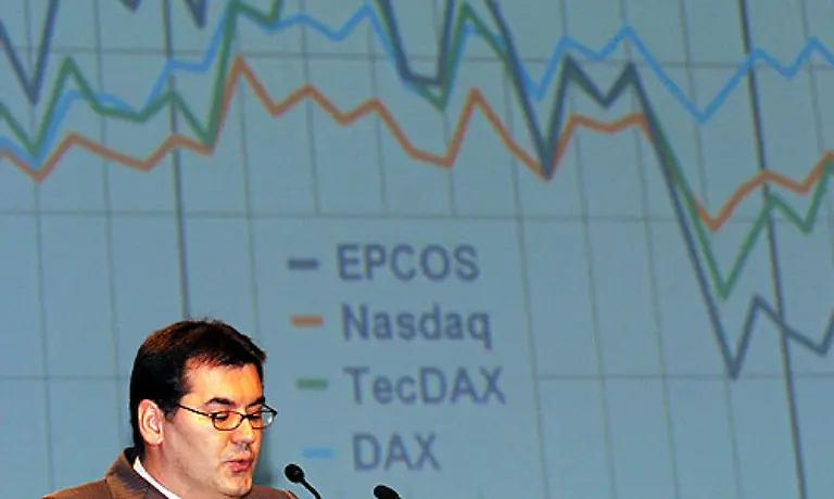 Zuvor-hatte-die-ehemalige-Siemens-Tochter-allerdings-schwere-Jahre-hinter-sich-Das-Unternehmen-begruendete-den-Schritt-auch-mit-betriebswirtschaftlichen-Gruenden-Die-Arbeitskosten-machten-bei-Epcos-mehr-als-40-Prozent-an-den-Gesamtkosten-aus
