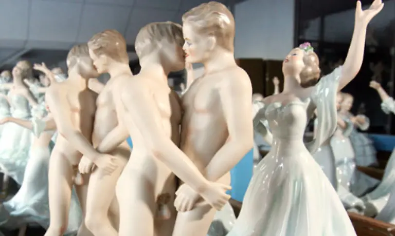 So-fand-er-zum-Beispiel-heraus-dass-es-heute-nicht-mehr-so-viele-Tabus-gibt-wie-noch-in-den-40er-und-50er-Jahren-Aber-hallo-schon-diese-Erkenntnis-ist-das-Geld-wert-dass-er-fuer-seine-muehevolle-wissenschaftliche-Arbeit-garantiert-hat-einstecken-duerfen